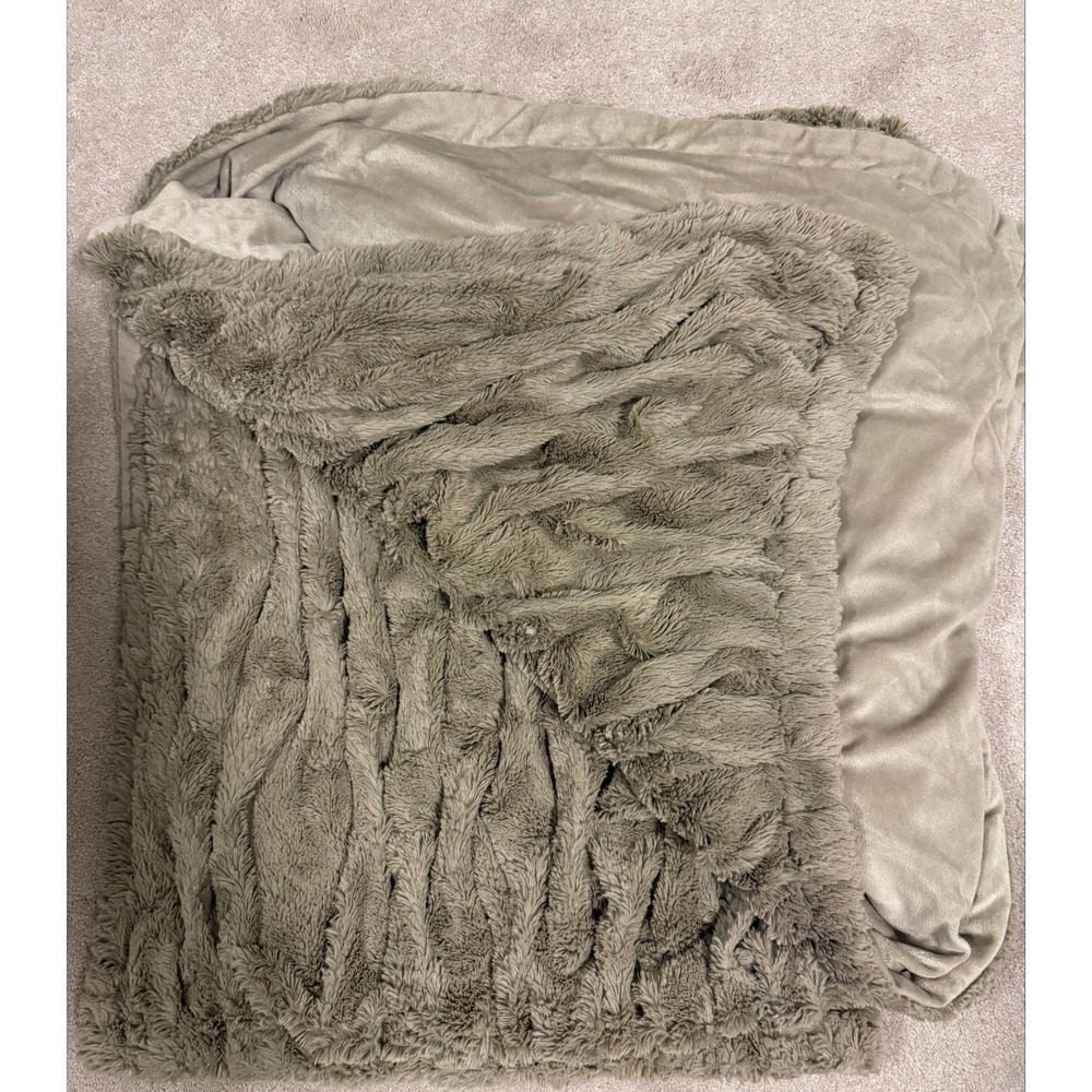 Soft Surroundings Faux Fur Throw La Parisienne grey Cozy Soft Luxurious Elegant - Picture 2 of 6